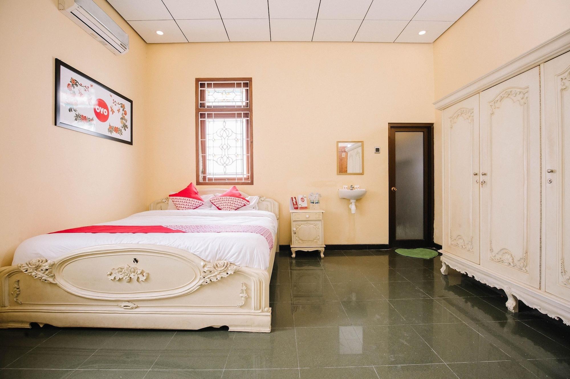 בניוואנגי Oyo 986 Authentic Osing Homestay מראה חיצוני תמונה